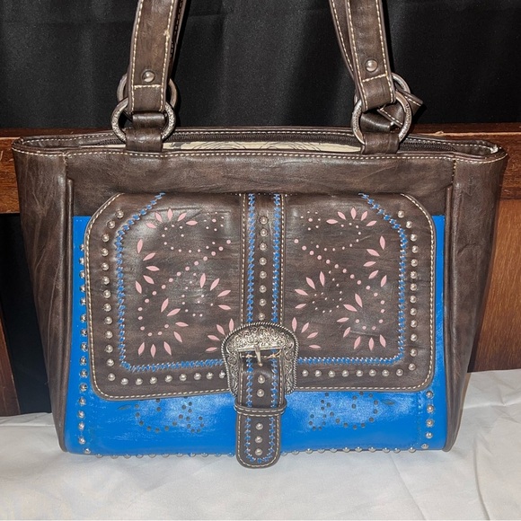 Montana West Handbags - Montana West leather purse